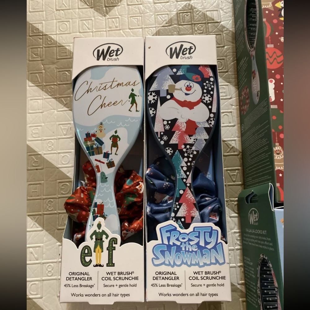 Lot 2 Wet Brush Elf - FROSTY THE SNOWMAN Edition Original Set NEW SCRUNCHIE